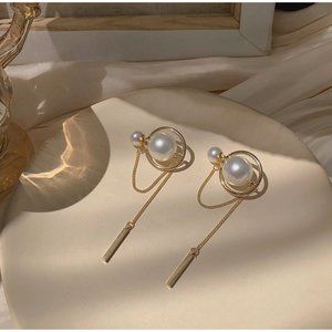 Boutique pearl earrings with long chain